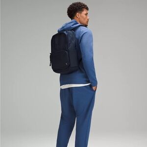 Lululemon Everywhere Backpack 22L- True Navy